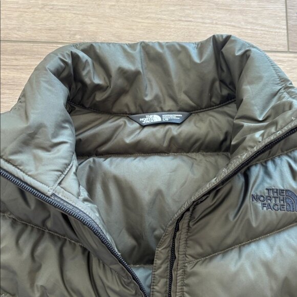 The North Face Women's Green Puffer Jacket size large - Picture 6 of 8